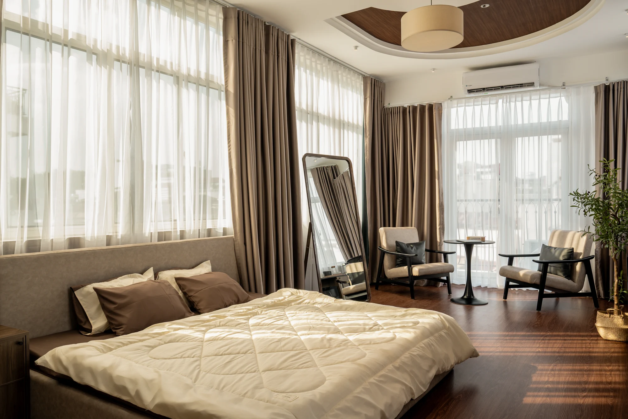 Ba cửa sổ toàn cảnh tại Ladi Soleil